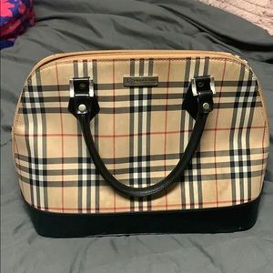 Burberry purse